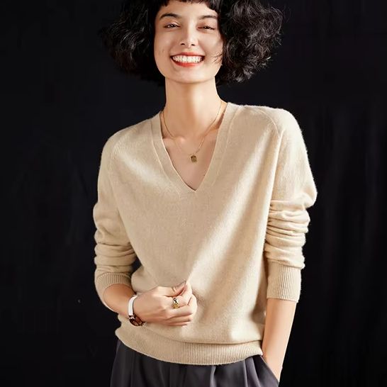 Resin Vat - Damski sweter z czystego kaszmiru, dekolt