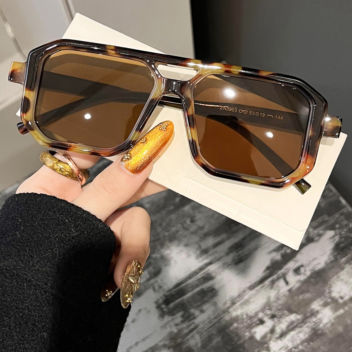 Nowe Retro Kwadratowe Okulary  – Uv Resin recenzja i cena